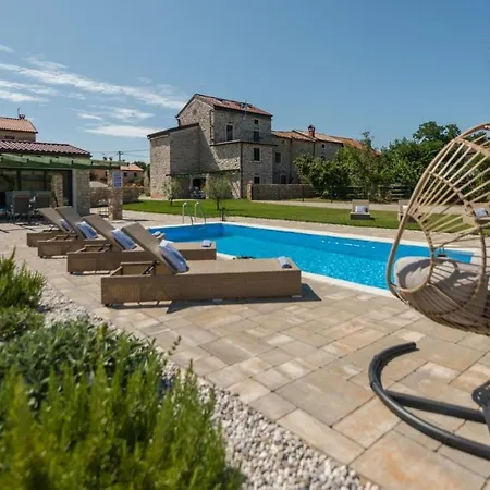 Francesca By Konukevi