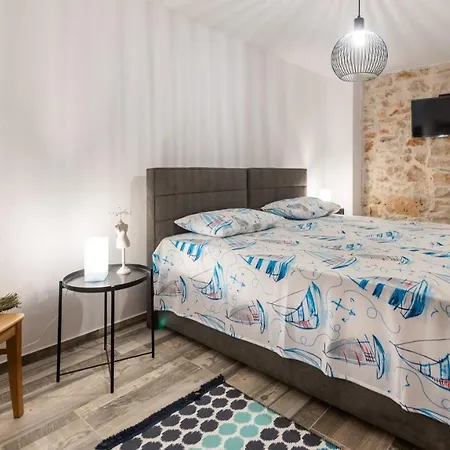 Konukevi Francesca By Radini