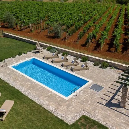 Francesca Guest house *