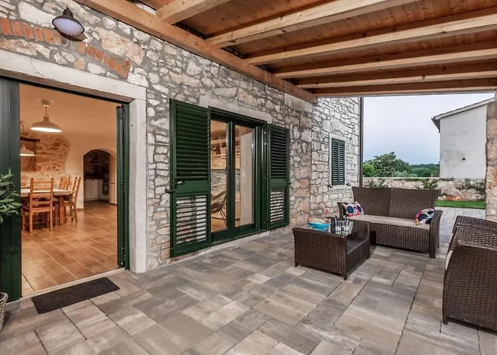 Francesca By Gostinjska kuća